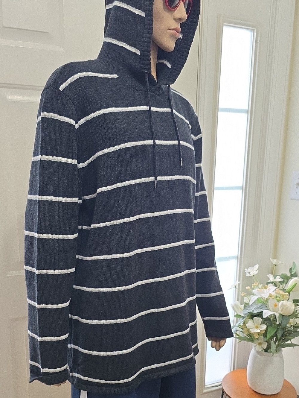 Retrofit Brand Men's Black Striped Crewneck Hoodie Sweater Size Medium